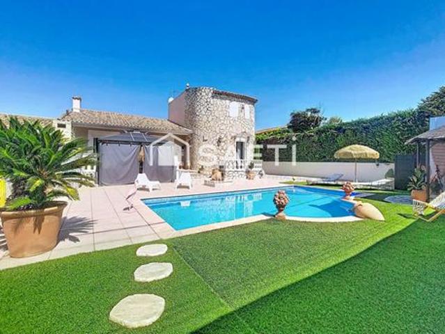 Villa de 154 m² + dépendance sur 587 m² de terrain