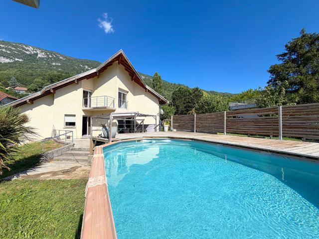 Villa de 156 m² sur 4 000 m² de terrain