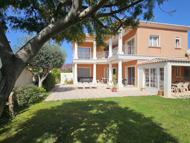Villa de 160 m2 sur 515 m2 de terrain proche centre et plage