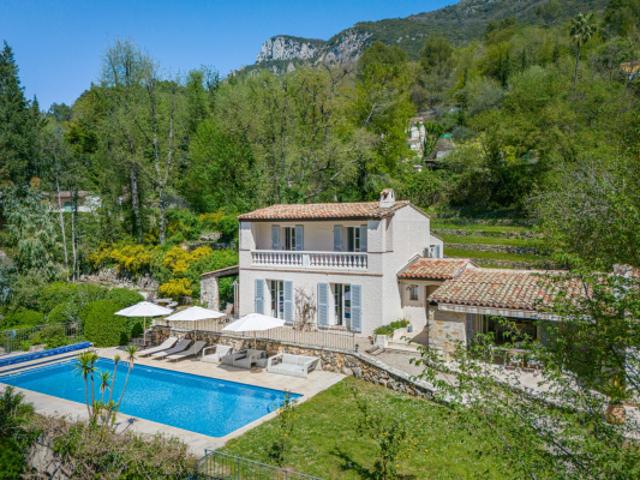 Villa de 175 m2 au calme Terrain de 4 136 m2 Tourrettes