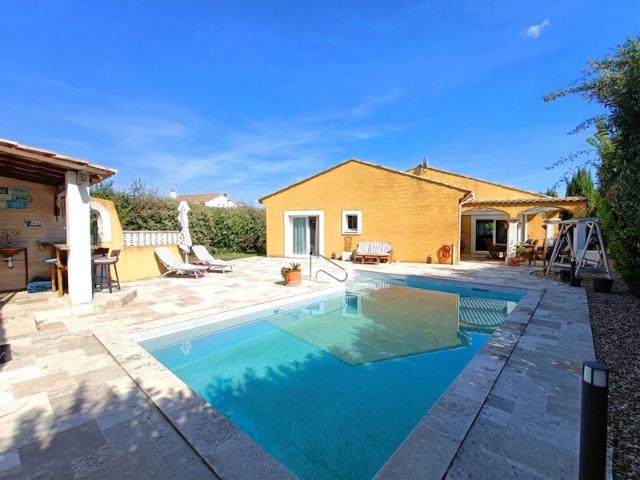 Villa de standing, piscine chauffée et studio indépendant