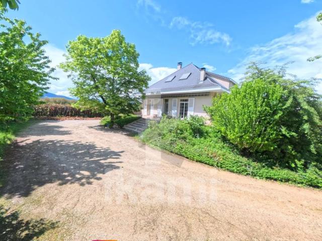 Villa de 180 m2 avec vue Vercors, piscine et terrasses