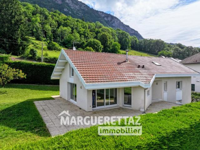 Villa de 180m² 330m² utile sur 1200m² de terrain Thyez 185m² Thyez