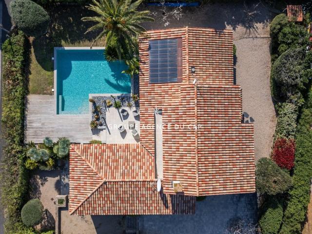 Villa de 185m2 avec vue mer à 250 mètres des plages des Issa. 185m² Les Issambres