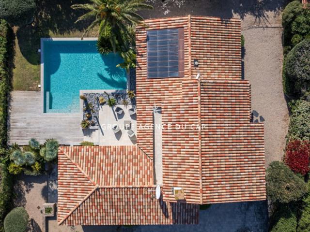 Villa de 185m2 avec vue mer à 250 mètres des plages des Issambres