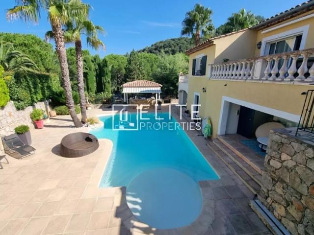 VILLA DE 203m² SUR 3212m² DE TERRAIN LES ADRETS