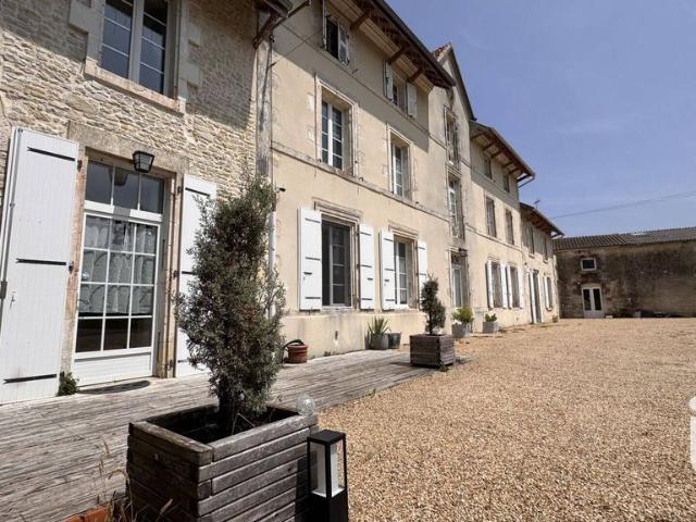 Villa de 20 pièces de luxe en vente Anais, France