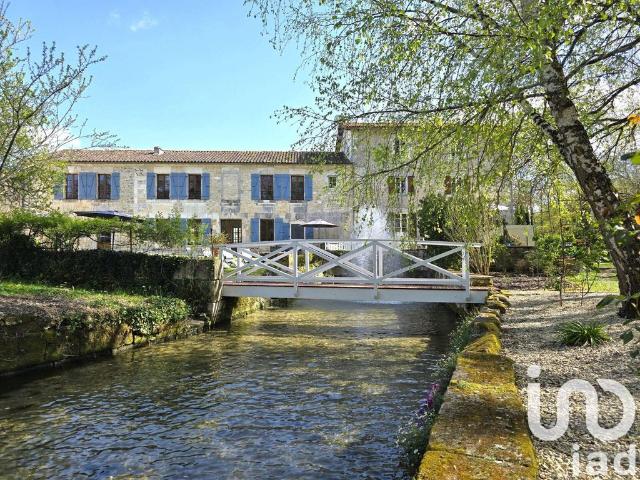 Villa de 20 pièces de luxe en vente Bourg Charente, Nouvelle Aquitaine