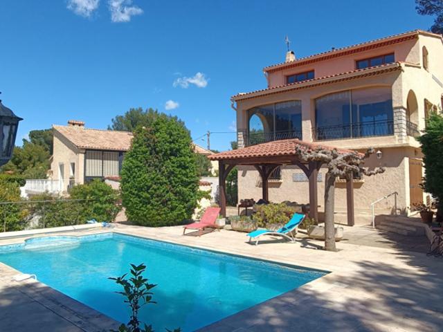 Villa de 230m2 avec vue mer et piscine