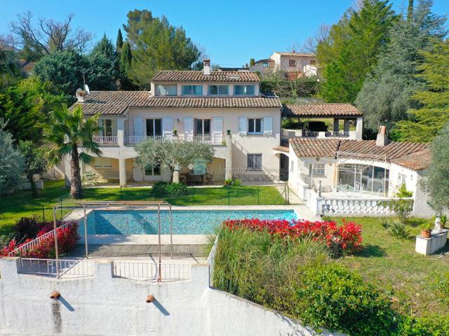 Villa de 246 m² avec piscine et 1 appartement indépendant, b. 246m² Cabris