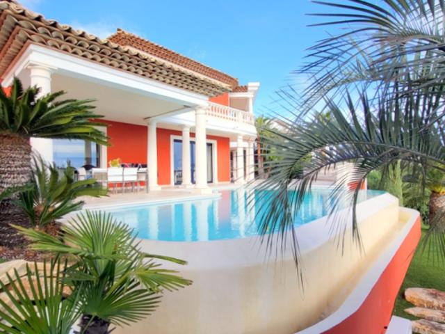 Villa de 250m2 avec vue mer, à Sainte Maxime