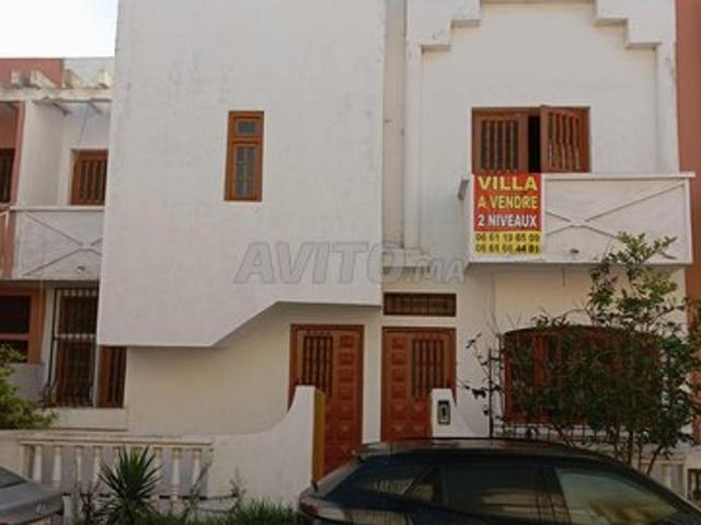 Villa de 2 niveaux à vendre à sidi Bouzid