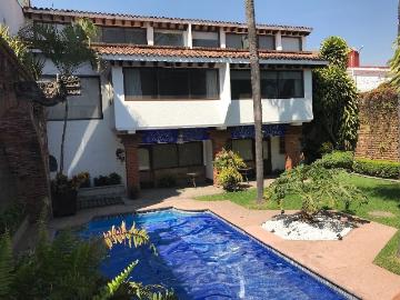 Villa de 2 Recamaras en “Zona Dorada” Cuernavaca, Mor
