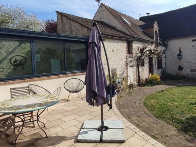 VILLA de 300 m² hab à CHEVRY SOUS LE BIGNON 45210 piscine terrain 3933 m² dépendances