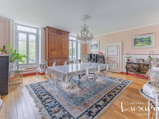 Villa de 31 pièces de luxe en vente Vertrieu, France
