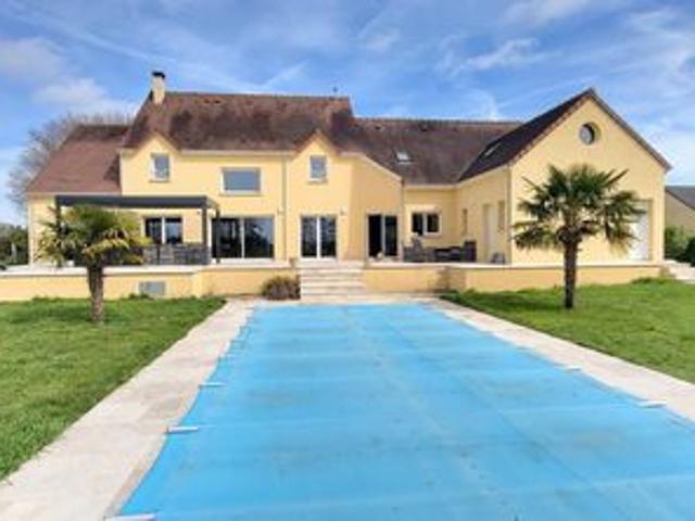 Villa de 325 m² avec piscine au cœur du Perche