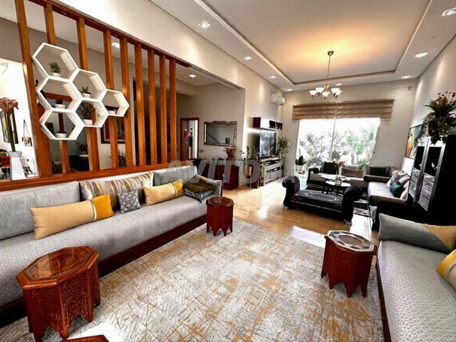 Villa de 341 m² à Bouskoura – Vente propriétaire