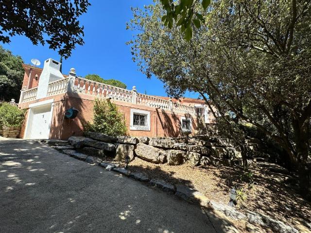 Villa de 3 chambres dans un emplacement privilégié avec pisc. 215m² Limoux
