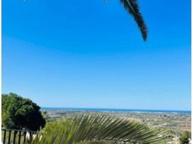 Villa de 3 dormitorios en Pedreguer