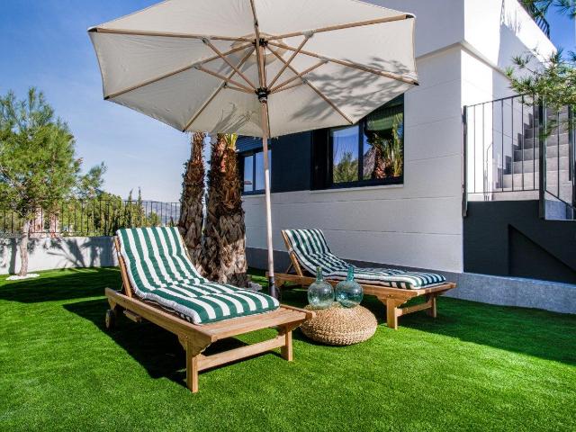 Villa de 3 dormitorios en una planta en Polop Alicante.. V. 99m² Polop