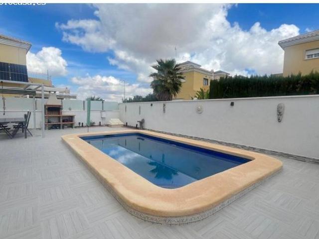 Villa de 3 dormitorios en venta en Lo Crispin
