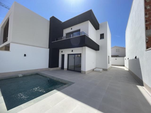 Villa de 3 dormitorios y piscina privada en venta en Las Her. 134m² Ayuntamiento Almoradi