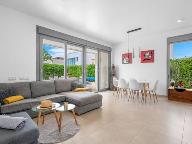 VILLA DE 3 DORMITORIOS 2 BAÑOS EN CAMPO DE GOLG ORIHUELA COSTA