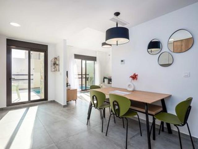 Villa de 3 habitaciones en venta en Villamartin, Alicante