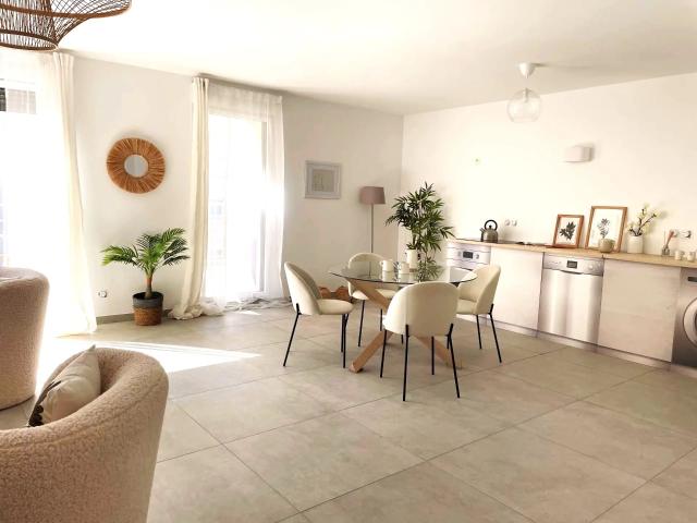 Villa de toit T3 de 82 m² en dernier étage avec toit terrasse de