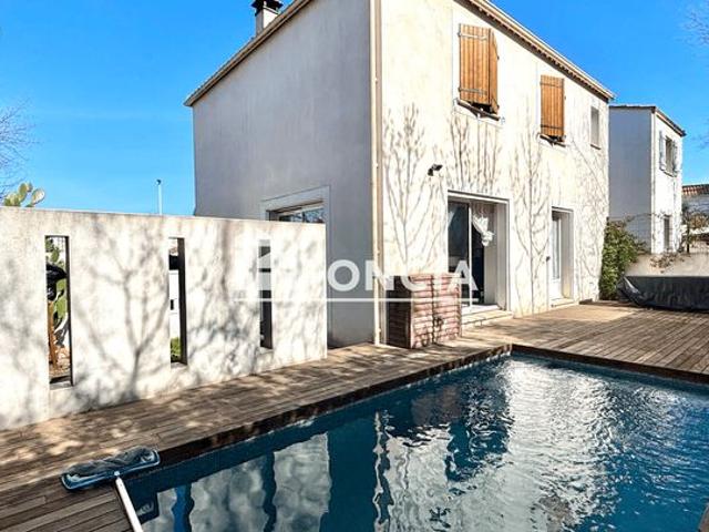 Villa de type F4 de 106 m2 avec piscine Au calme