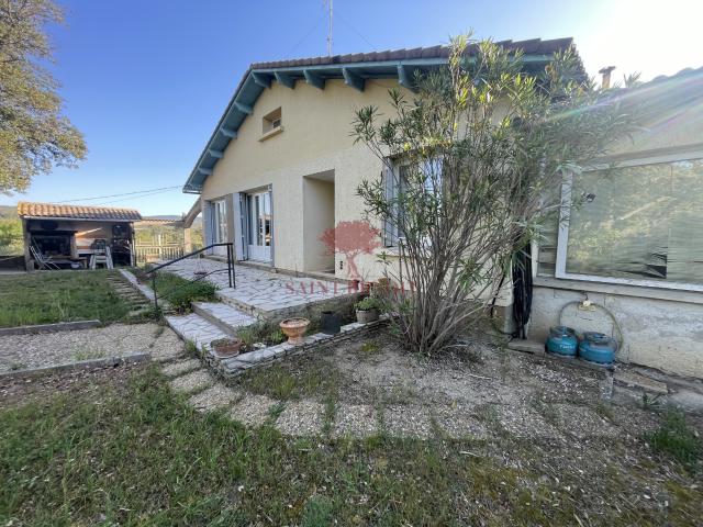 VILLA DE TYPE T6 AVEC UNE PISCINE SUR UNE PARCELLE DE 5770M2