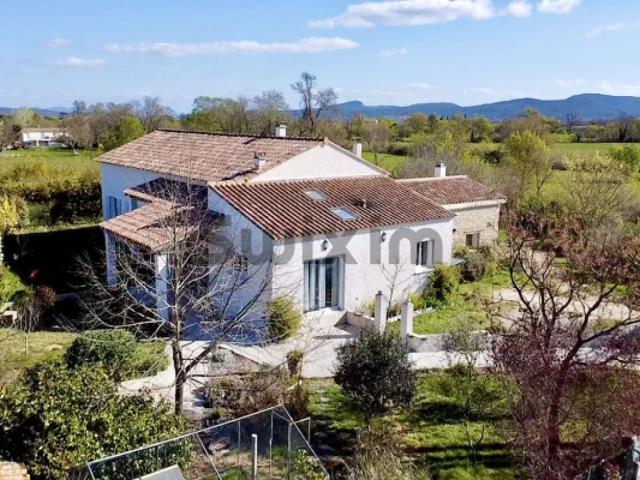Villa de Type 7 sur 2350 m2 de terrain