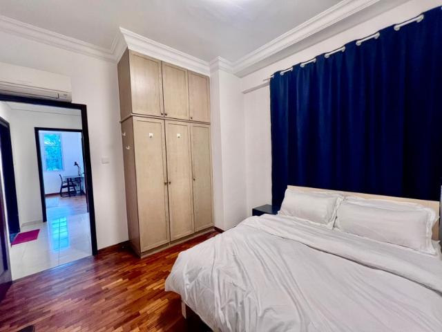 Villa De West Condominium Room Rental, $1,600, 1 Bed 3 Bath 100 sqft $16.00 psf