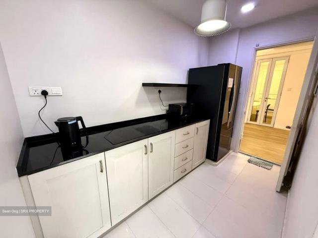 Villa De West D5, Condominium