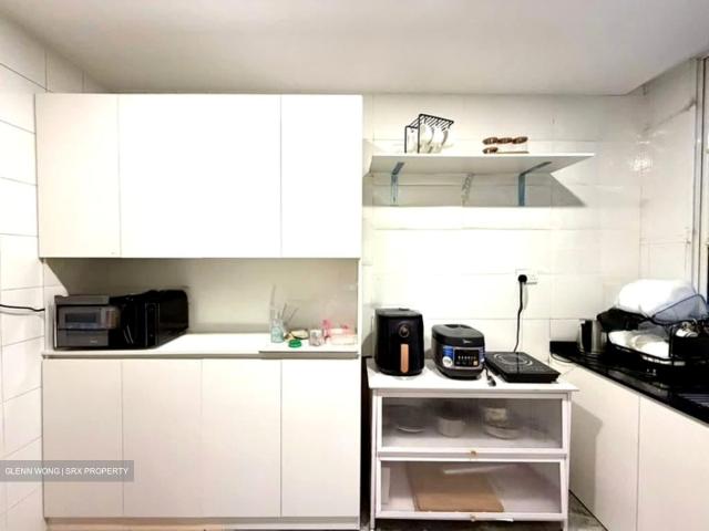 Villa De West D5, Condominium