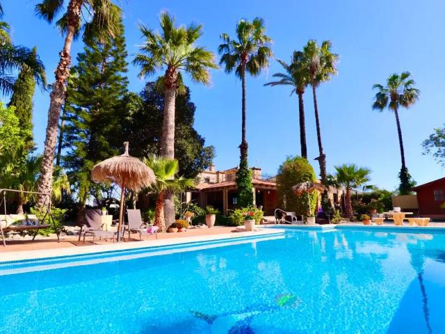 Villa de campo andaluza bellamente renovada 375m² Heredades