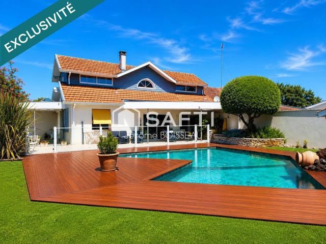 ? Villa de caractère 141 m2 avec piscine au coeur de Biscarr. 141m² Biscarrosse