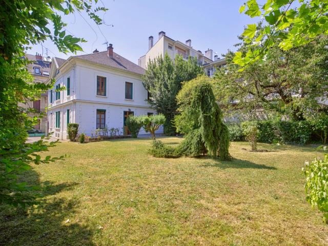 Villa de caractère 340 m2 Centre Aix les Bains