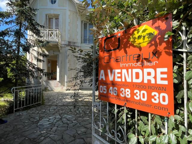 VILLA DE CARACTERE