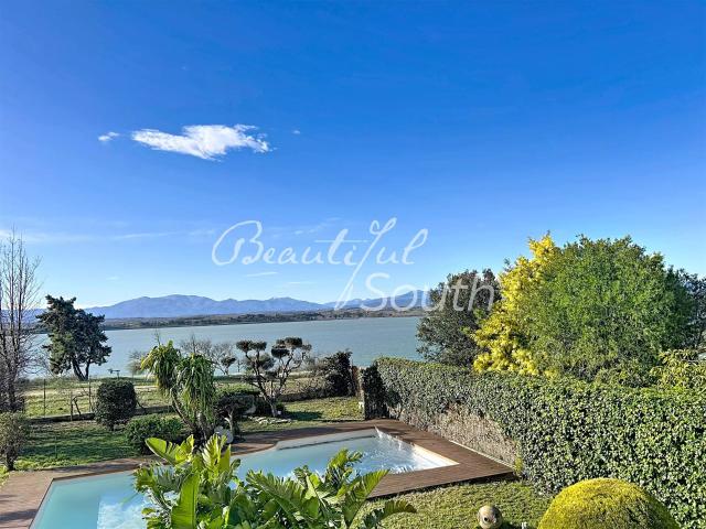 Villa de caractère avec accès direct au lac, Villeneuve de l. 189m² Villeneuve de la Raho