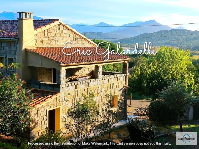 A VENDRE opportunité rare Magnifique Villa de caractère en pierres de taille de 7 pièces sur terrain arboré de 2500m2 au pied de la plage de Portigliolo, à BELVEDERE CAMPOMORO 20
