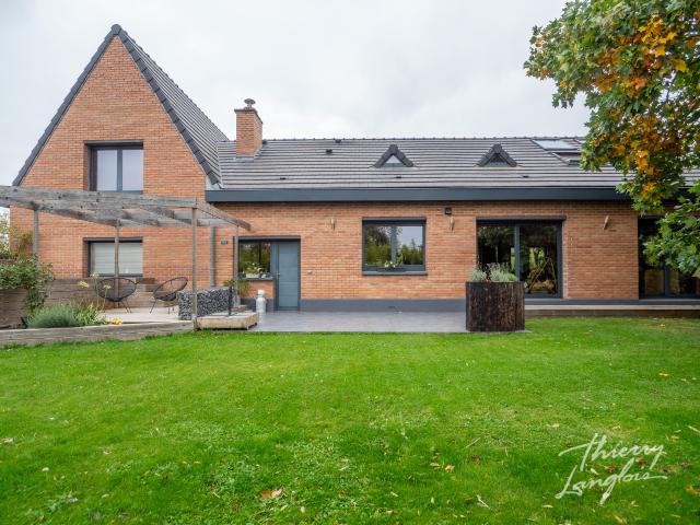 VILLA DE CARACTERE INDIVIDUELLE SUR 1200M2