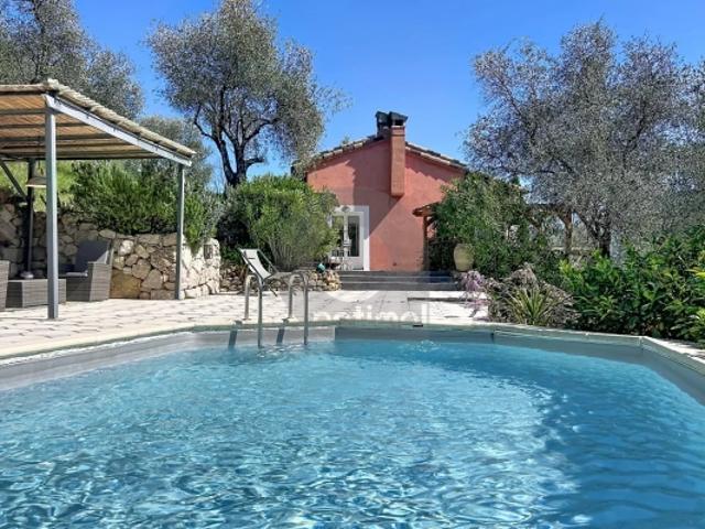 VILLA DE CARACTÈRE SOSPEL