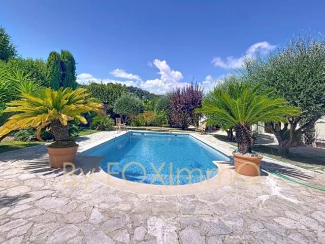 Villa de caractere vue panoramique sur Saint Paul de Vence – 370 m², piscine, terrain 2000m2, calme