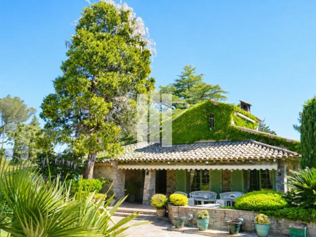 VILLA DE CHARME