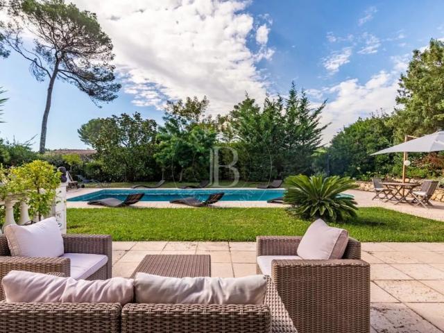 Villa de charme 5 chambres Piscine Roquefort les Pins