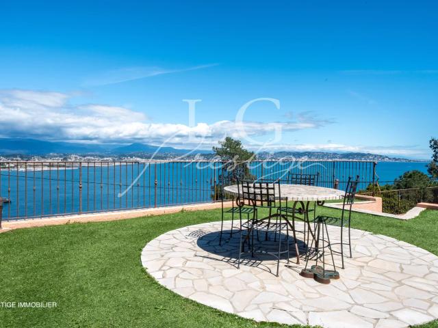 Villa de Charme à Théoule sur Mer: Vue sur la Baie de Cannes et les Îles de Lérins