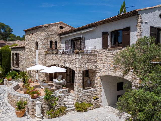VILLA DE CHARME A BOULOURIS RESIDENTIEL