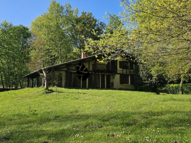 Villa de charme à Orx avec étang privé