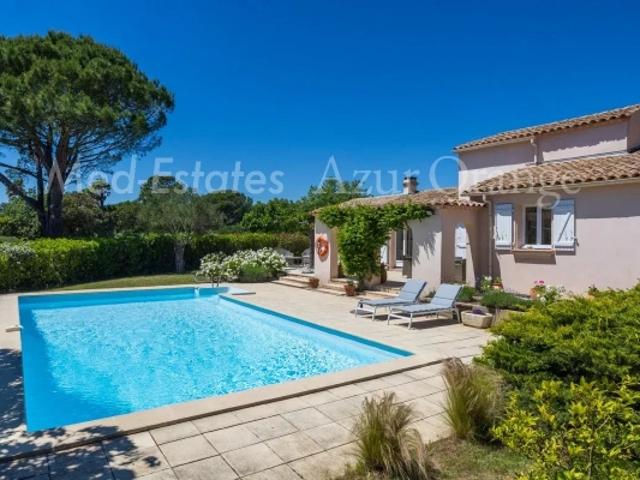 Villa de charme à quelques pas de la plage, au cœur d'un domaine exclusif